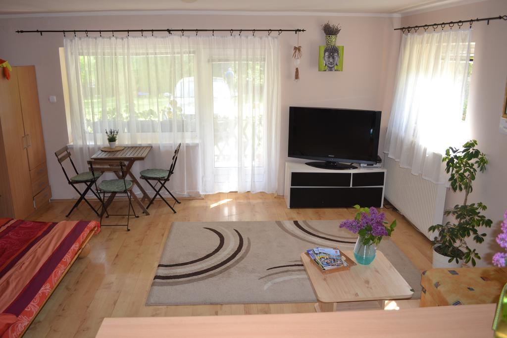 Tulipán Apartman Eger Exterior foto