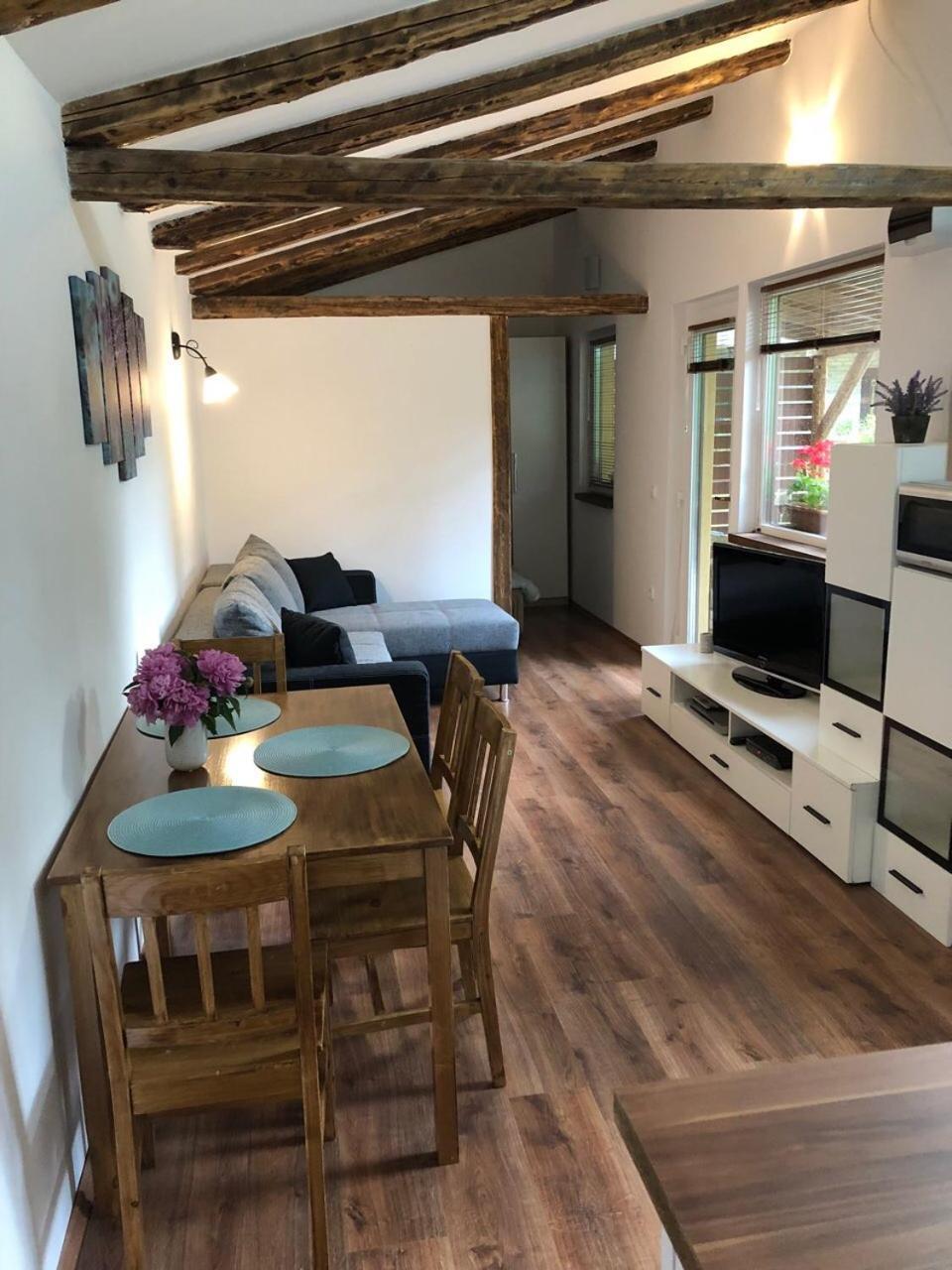 Tulipán Apartman Eger Exterior foto